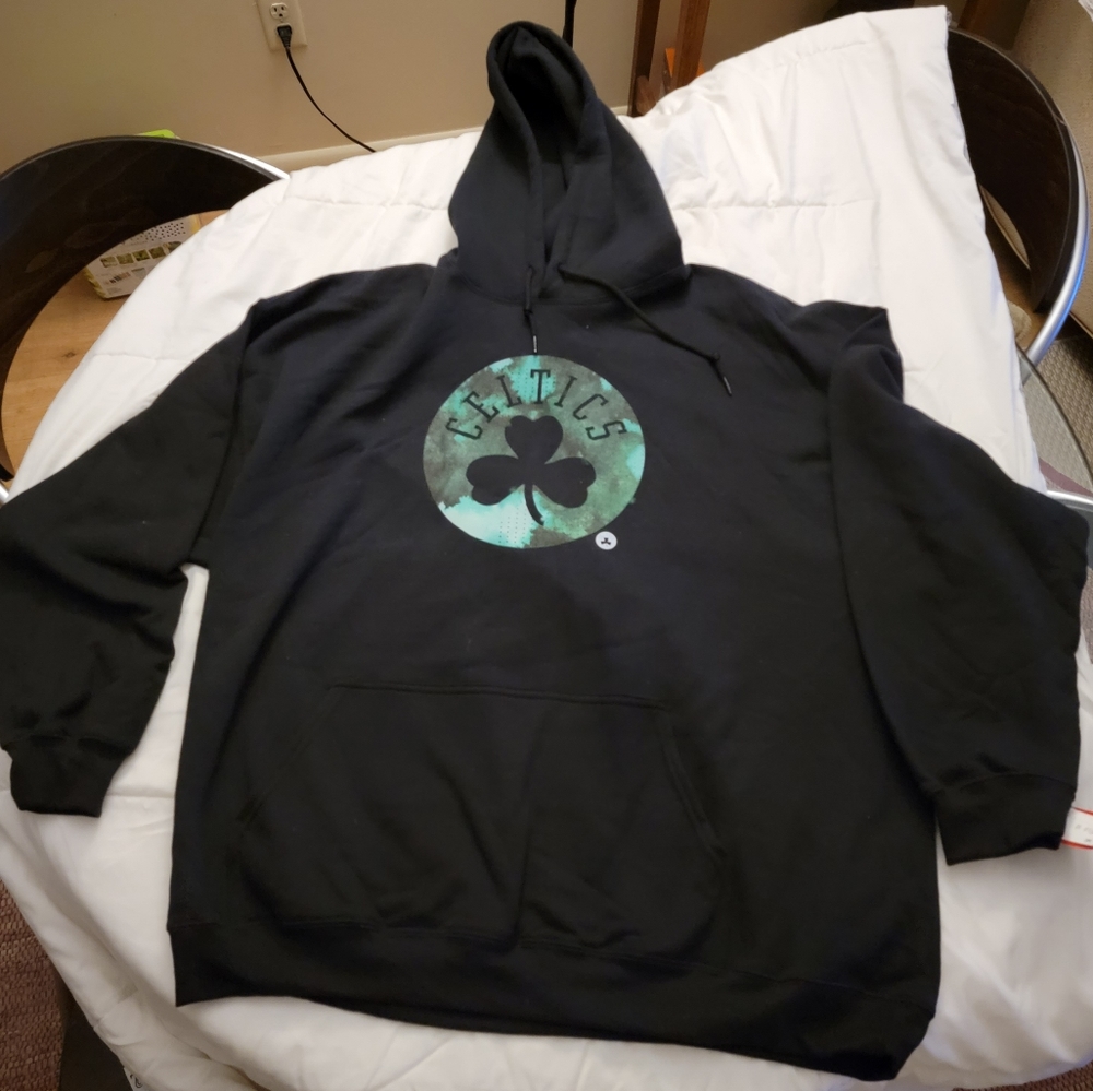 Boston Celtic's New with Tags Hoodie. 2XL